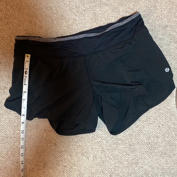Lululemon Groovy Run or Run Time Shorts. Size 10 - Picture 9 of 11